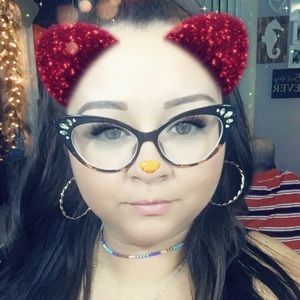 Meet your Posher, Cinthia